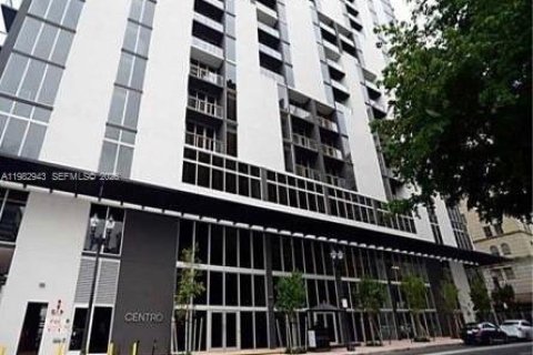 Снять в аренду кондоминиум в Майами, Флорида 1 спальня, 64.2м2, № 2049805 - фото 29