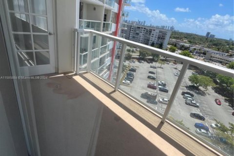 Condo in Miami, Florida, 1 bedroom  № 1863963 - photo 9