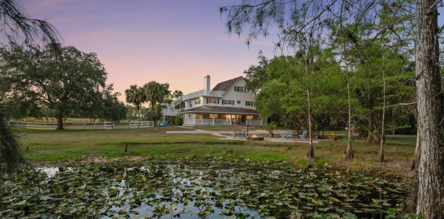 House in Palm Beach Gardens, Florida 4 bedrooms, 244.52 sq.m. № 1175194