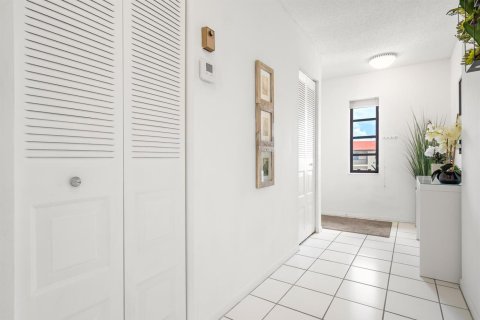 Купить кондоминиум в Бока-Ратон, Флорида 3 комнаты, 112.97м2, № 2147153 - фото 9
