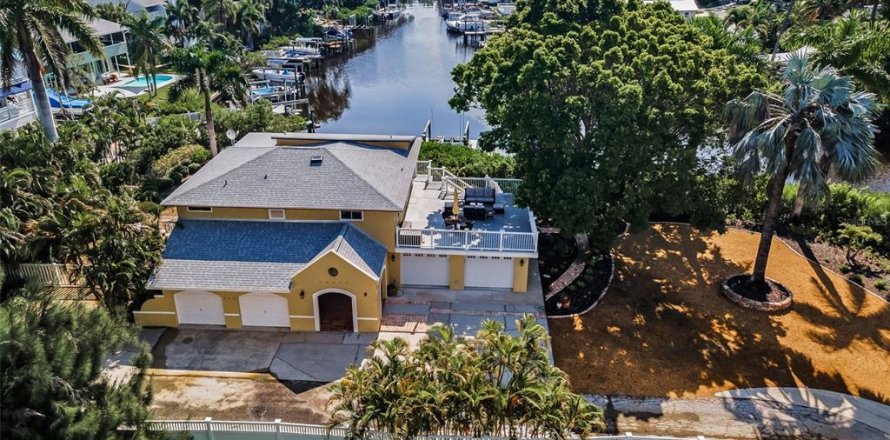 Casa en Palm Harbor, Florida 3 dormitorios, 198.07 m2 № 1898837