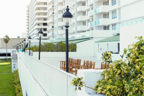 Copropriété à louer à Miami Beach, Floride: 2 chambres, 86.4 m2 № 1860841 - photo 27