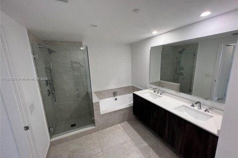 Condominio en venta en Miami, Florida, 2 dormitorios, 108.79 m2 № 1967796 - foto 16