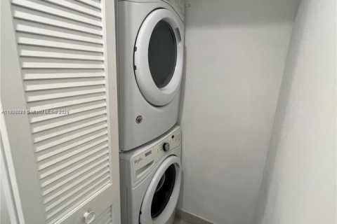 Condominio en venta en Miami, Florida, 2 dormitorios, 108.79 m2 № 1967796 - foto 22