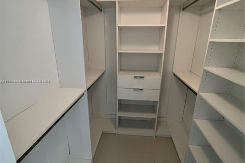 Condominio en venta en Miami, Florida, 2 dormitorios, 108.79 m2 № 1967796 - foto 15