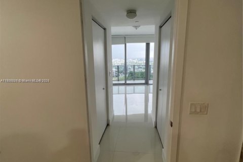 Condominio en venta en Miami, Florida, 2 dormitorios, 108.79 m2 № 1967796 - foto 9