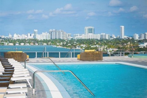 Condominio en venta en Miami, Florida, 2 dormitorios, 108.79 m2 № 1967796 - foto 27
