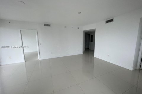 Condominio en venta en Miami, Florida, 2 dormitorios, 108.79 m2 № 1967796 - foto 6