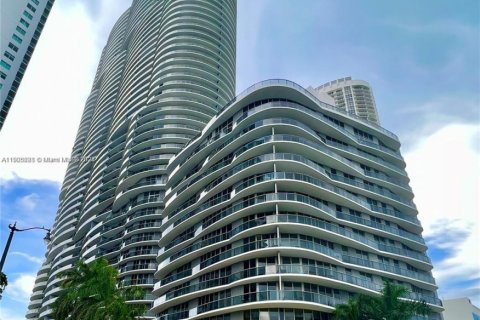 Condominio en venta en Miami, Florida, 2 dormitorios, 108.79 m2 № 1967796 - foto 1