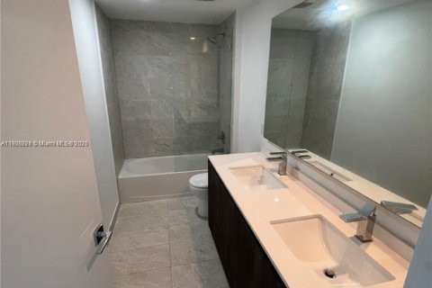 Condominio en venta en Miami, Florida, 2 dormitorios, 108.79 m2 № 1967796 - foto 19