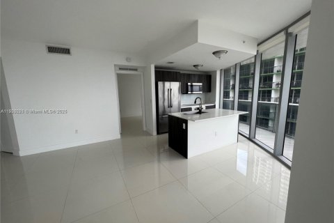 Condominio en venta en Miami, Florida, 2 dormitorios, 108.79 m2 № 1967796 - foto 4