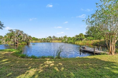 Villa ou maison à vendre à Titusville, Floride: 4 chambres, 185.71 m2 № 2430694 - photo 3