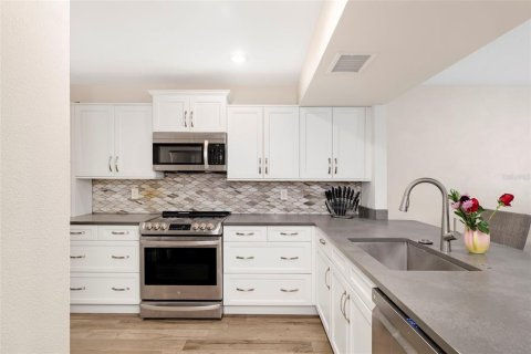Touwnhouse à vendre à Sarasota, Floride: 3 chambres, 178.65 m2 № 2223708 - photo 17