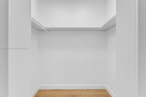 House in Margate, Florida 3 bedrooms, 145.48 sq.m. № 1955747 - photo 19