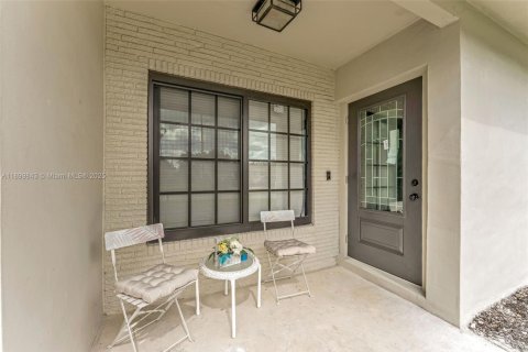 House in Margate, Florida 3 bedrooms, 145.48 sq.m. № 1955747 - photo 5