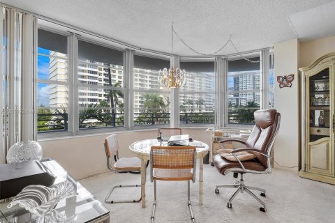 Condominio en venta en Miami Beach, Florida, 1 dormitorio, 84.73 m2 № 2077281 - foto 8