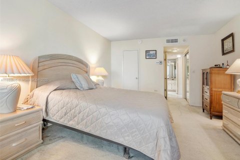 Condominio en venta en Miami Beach, Florida, 1 dormitorio, 84.73 m2 № 2077281 - foto 12
