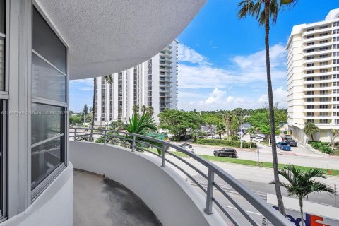 Condominio en Miami Beach, Florida, 1 dormitorio  № 2077281