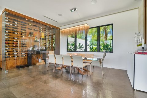 House in Miami Lakes, Florida 6 bedrooms, 490.52 sq.m. № 2062739 - photo 12