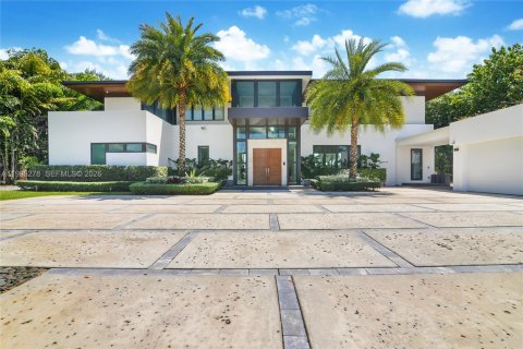 House in Miami Lakes, Florida 6 bedrooms, 490.52 sq.m. № 2062739