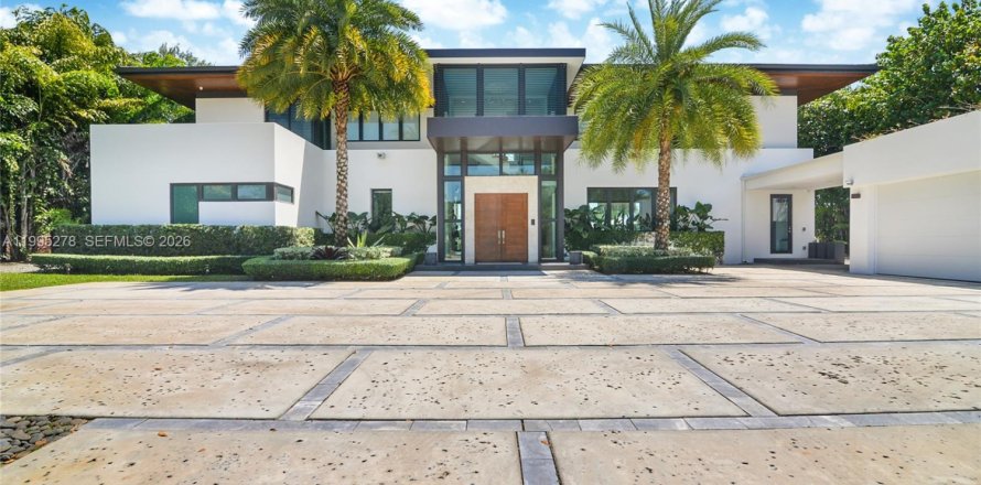 House in Miami Lakes, Florida 6 bedrooms, 490.52 sq.m. № 2062739