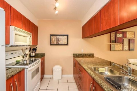 Condominio en venta en Miami, Florida, 1 dormitorio, 76.64 m2 № 1790916 - foto 7
