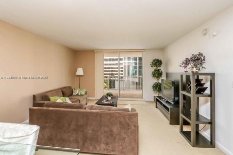 Condominio en venta en Miami, Florida, 1 dormitorio, 76.64 m2 № 1790916 - foto 15
