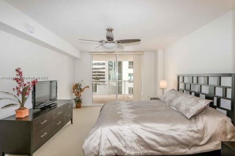 Condominio en venta en Miami, Florida, 1 dormitorio, 76.64 m2 № 1790916 - foto 10