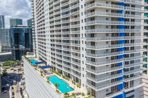 Condominio en venta en Miami, Florida, 1 dormitorio, 76.64 m2 № 1790916 - foto 3