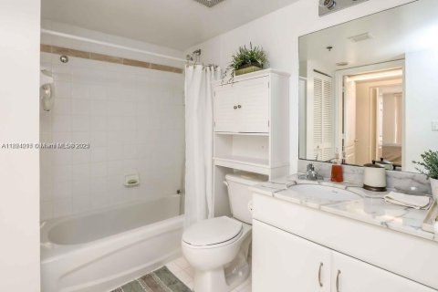 Condominio en venta en Miami, Florida, 1 dormitorio, 76.64 m2 № 1790916 - foto 8