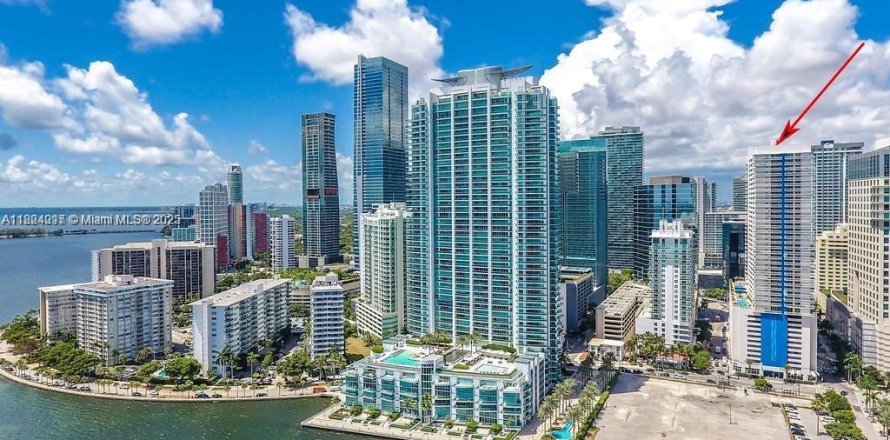 Condominio en Miami, Florida, 1 dormitorio  № 1790916
