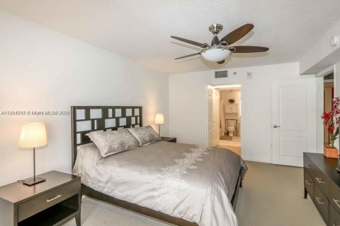 Condominio en venta en Miami, Florida, 1 dormitorio, 76.64 m2 № 1790916 - foto 9