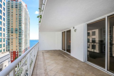 Condominio en venta en Miami, Florida, 1 dormitorio, 76.64 m2 № 1790916 - foto 11