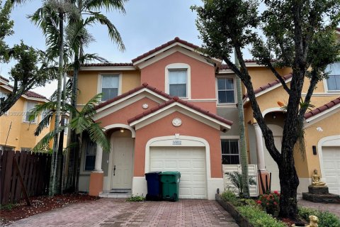 Townhouse in Miami, Florida 3 bedrooms, 164.44 sq.m. № 2055301
