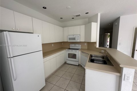 Townhouse in Miami, Florida 3 bedrooms, 164.44 sq.m. № 2055301 - photo 16