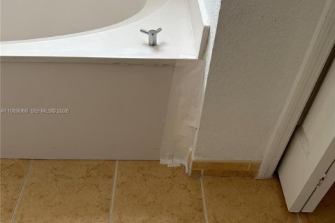 Townhouse in Miami, Florida 3 bedrooms, 164.44 sq.m. № 2055301 - photo 10