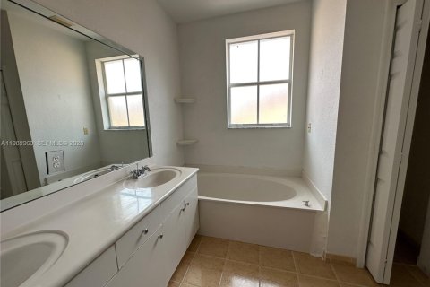 Townhouse in Miami, Florida 3 bedrooms, 164.44 sq.m. № 2055301 - photo 7