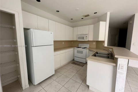 Townhouse in Miami, Florida 3 bedrooms, 164.44 sq.m. № 2055301 - photo 4