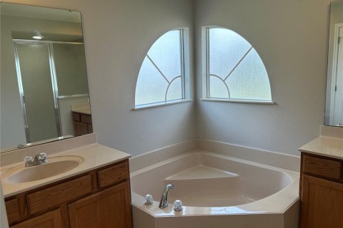 Casa en alquiler en Orlando, Florida, 4 dormitorios, 260.41 m2 № 1842329 - foto 3