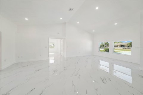 Villa ou maison à vendre à Port Charlotte, Floride: 3 chambres, 185.53 m2 № 1831619 - photo 7