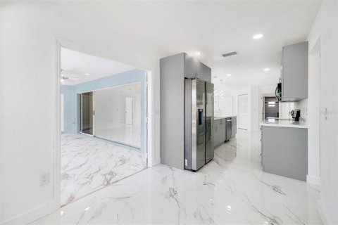 Villa ou maison à vendre à Port Charlotte, Floride: 3 chambres, 185.53 m2 № 1831619 - photo 13