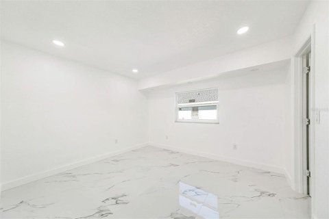 Villa ou maison à vendre à Port Charlotte, Floride: 3 chambres, 185.53 m2 № 1831619 - photo 21