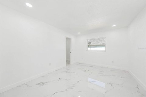 Villa ou maison à vendre à Port Charlotte, Floride: 3 chambres, 185.53 m2 № 1831619 - photo 23