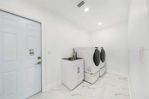 Villa ou maison à vendre à Port Charlotte, Floride: 3 chambres, 185.53 m2 № 1831619 - photo 24