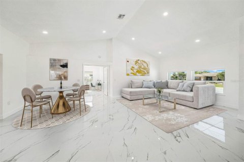 Villa ou maison à vendre à Port Charlotte, Floride: 3 chambres, 185.53 m2 № 1831619 - photo 5