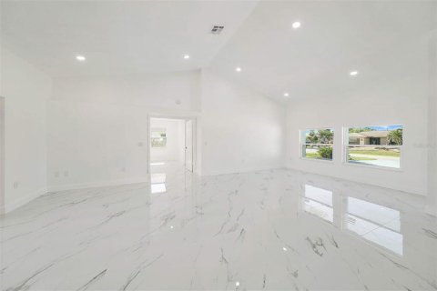 Villa ou maison à vendre à Port Charlotte, Floride: 3 chambres, 185.53 m2 № 1831619 - photo 10