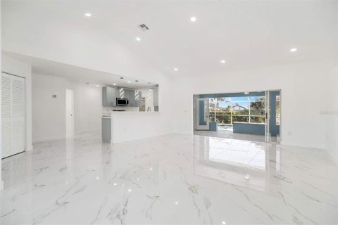 Villa ou maison à vendre à Port Charlotte, Floride: 3 chambres, 185.53 m2 № 1831619 - photo 8