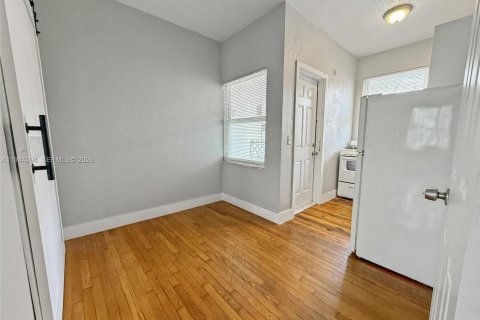 Copropriété à louer à Miami Beach, Floride: 45.06 m2 № 2000725 - photo 6