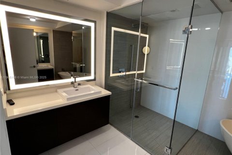 Condominio en alquiler en Sunny Isles Beach, Florida, 3 dormitorios, 175.77 m2 № 1955805 - foto 16