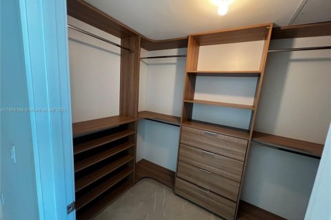 Condominio en alquiler en Sunny Isles Beach, Florida, 3 dormitorios, 175.77 m2 № 1955805 - foto 14